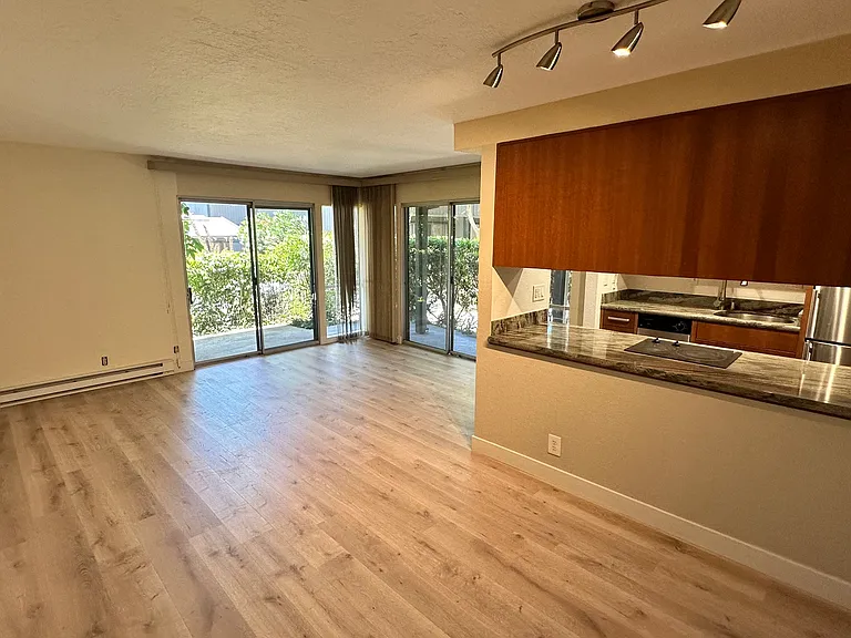 Buckingham Dr — Photo 3