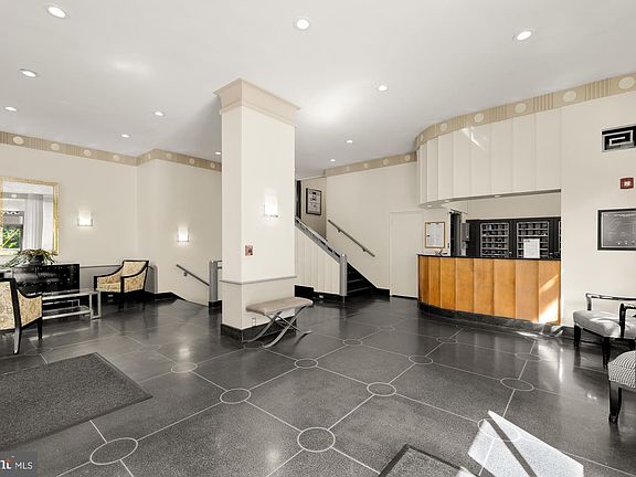 4th image of 3901 Cathedral Ave NW #518