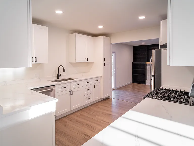 7340 S Webster St — Photo 2