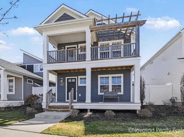 7952 Greendale Dr SE, Byron Center, MI 49315