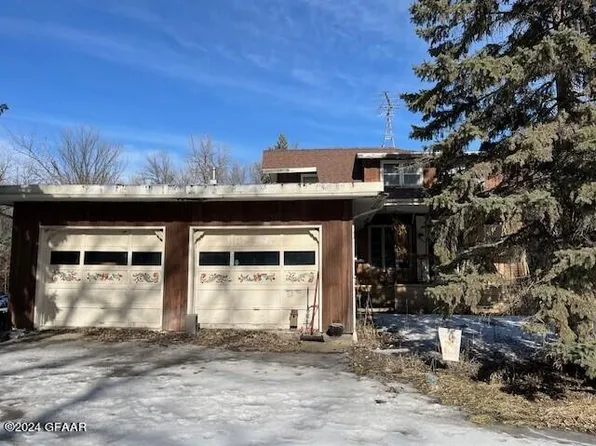 46423 240th St NW, Alvarado, MN 56710