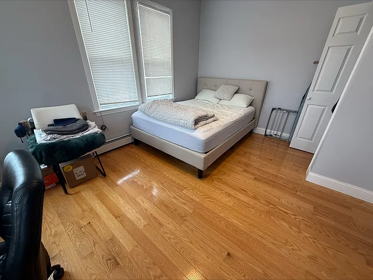 29 Waverly St #3 — Photo 12