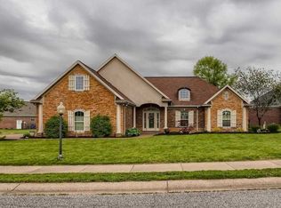 2180 Long Cove Cir, Newburgh, IN 47630