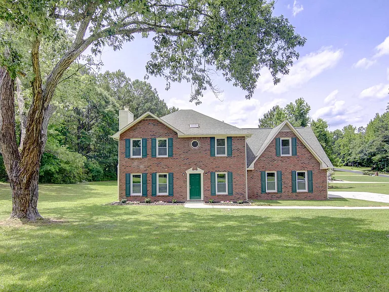 180 Fairfield Cir — Photo 43