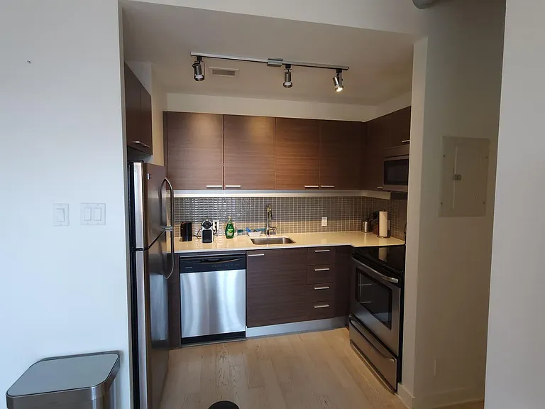 354 Gladstone Ave #411 — Photo 5