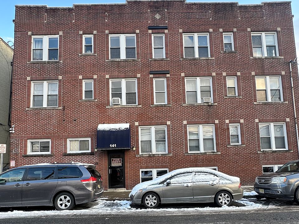 1st image of 137 Center St APT 17