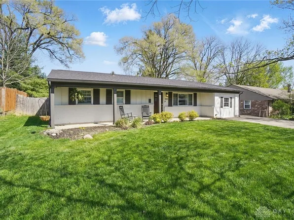 2110 S Lakeman Dr, Bellbrook, OH 45305