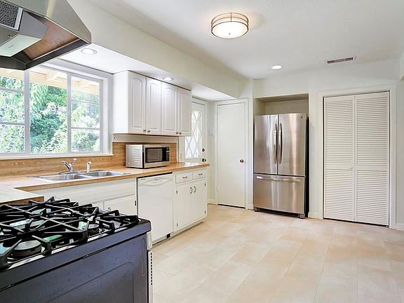 5th image of 2820 Westgrove Ln