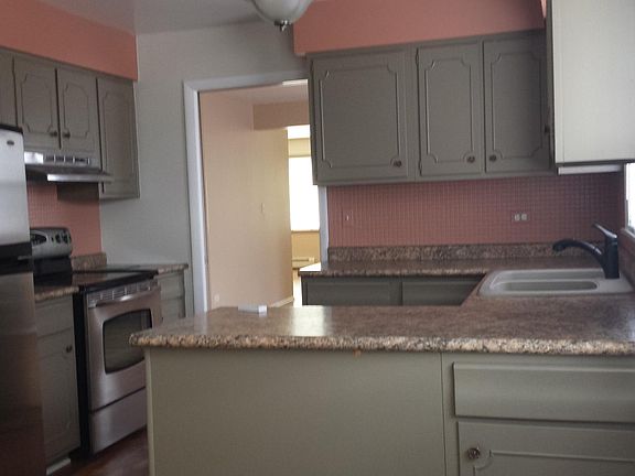 3rd image of 762 Holiday Ln APT 3