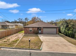 1114 Cloud St, Lampasas, TX 76550