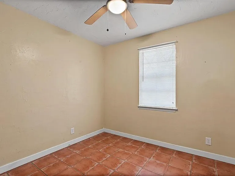 1424 Phillips St #1424 — Photo 12