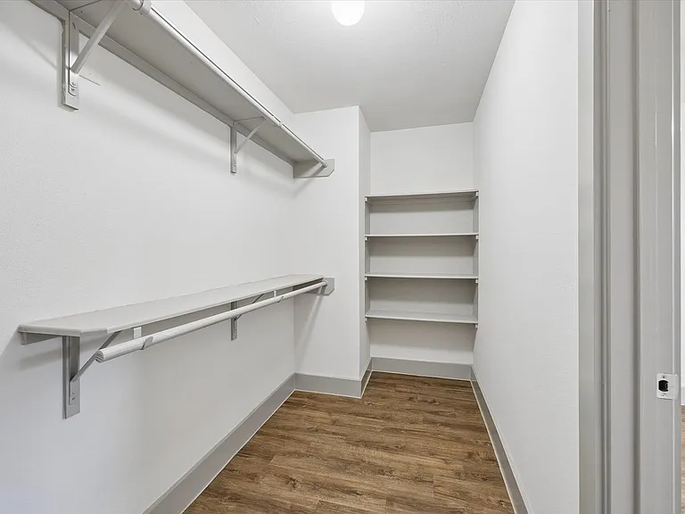 4300 Rosslyn — Photo 23