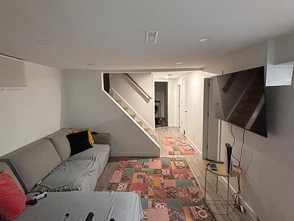 4th image of 43 Southmead Rd