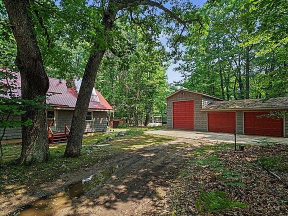 3rd image of 2392 Fern Ct