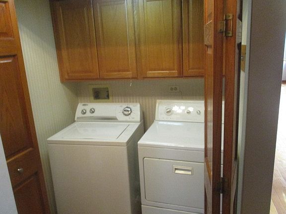 4th image of 4140 Peartree Dr