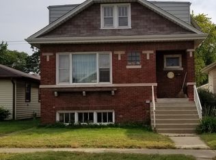 8131 Salisbury Ave, Lyons, IL 60534