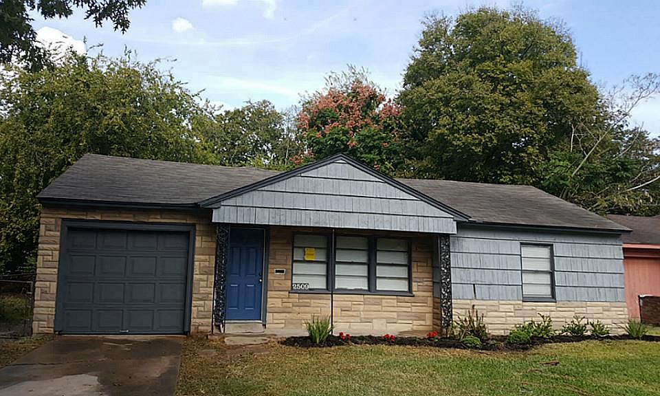 1st image of 2509 4th St