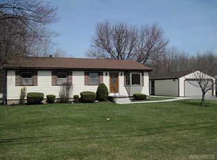 3861 Hill Rd, North Tonawanda, NY 14120
