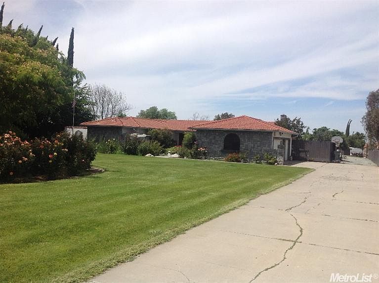 1st image of 17147 W Los Padres Dr