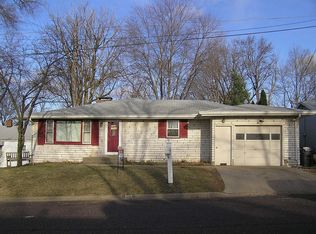 702 Grand View Ave, Pekin, IL 61554