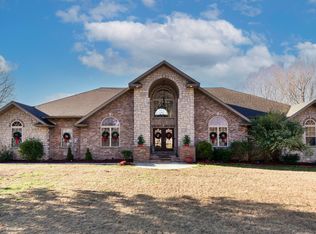 735 N Delaware Town Rd, Nixa, MO 65714