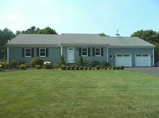 4 Crosswynds Dr, Saunderstown, RI 02874