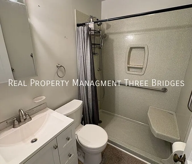 10335 Lackland Rd — Photo 9