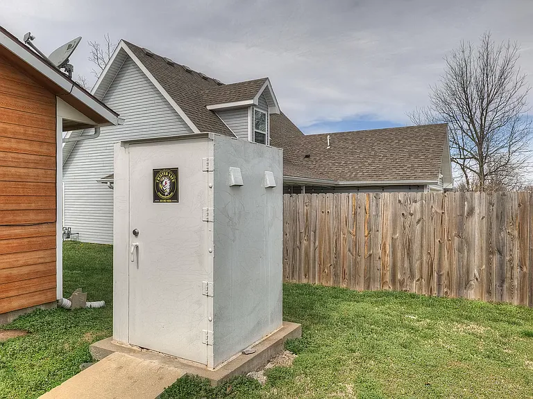 2121 Virginia Ave — Photo 29