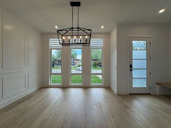 3rd image of 521 23rd Ave NE #521A