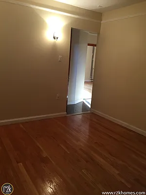 Rented by Realty 2000 Corp | media 3