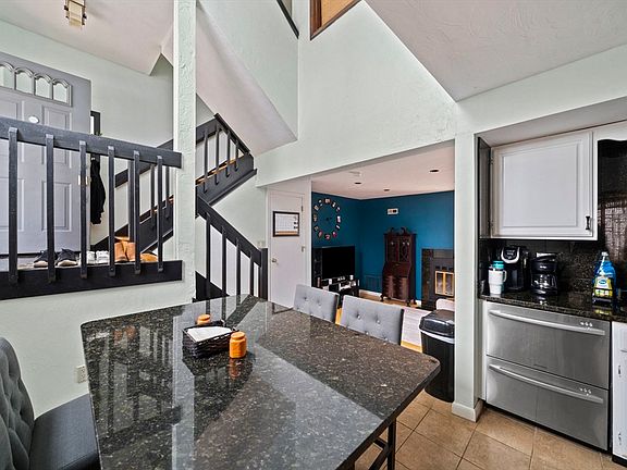 4th image of 121 Tall Oaks Dr Unit B