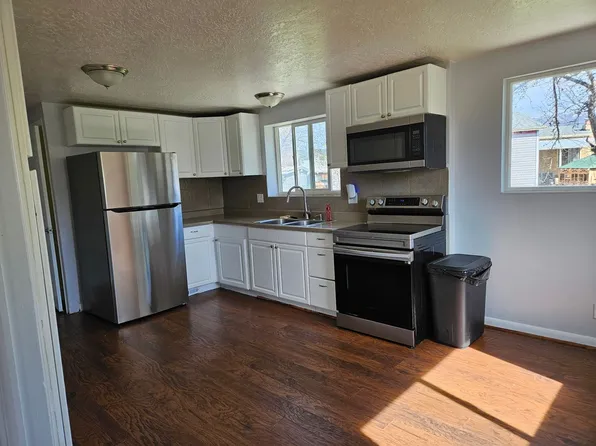 860 Maplewood Cir, Layton, UT 84041