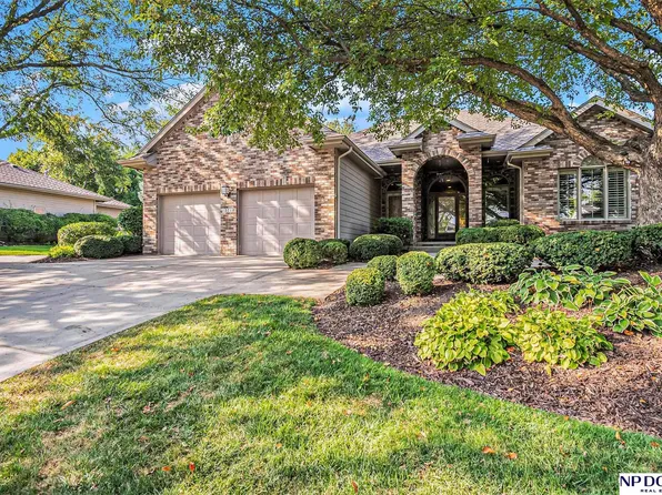 12718 Davenport Plz, Omaha, NE 68154