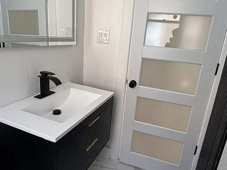 8030 S Eberhart Ave #2 — Photo 4