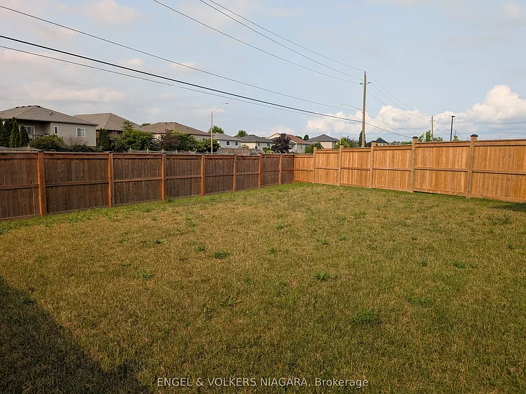7330 Marvel Dr — Photo 21