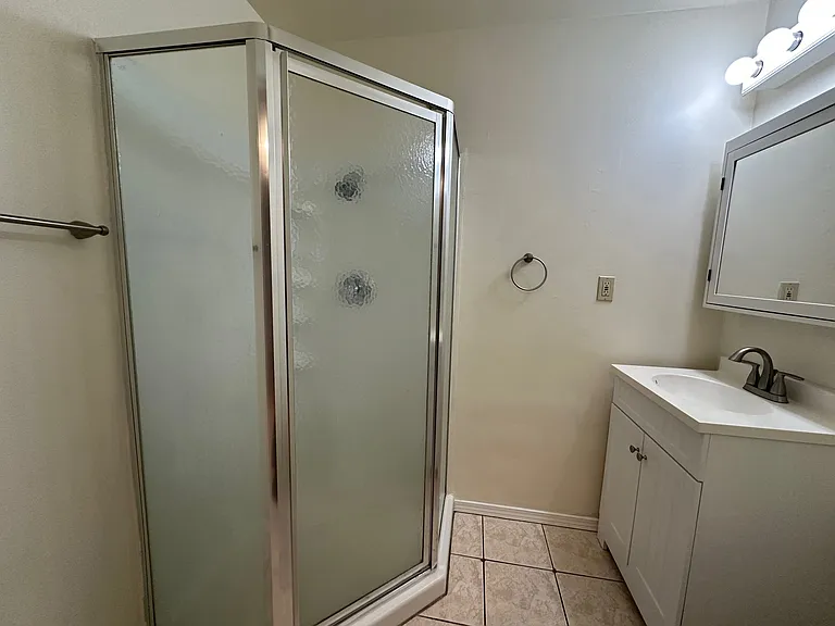 224 Guttenberg St #1 — Photo 9