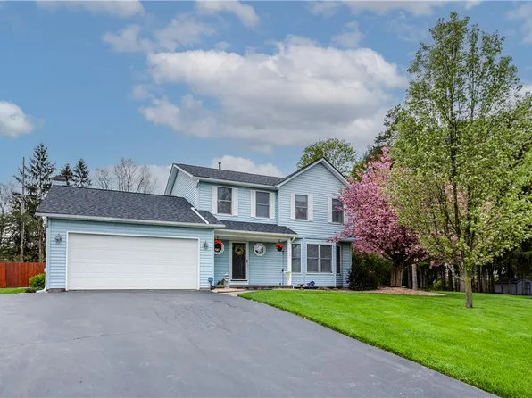 767 Bishops Ln, Webster, NY 14580
