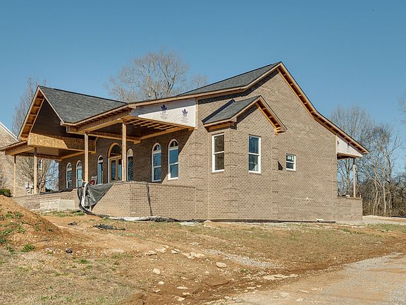 4th image of 102 Handschug Ln