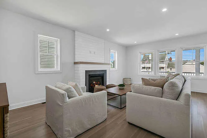 916 Ocean Ave #WEEKLY PRICE — Photo 6