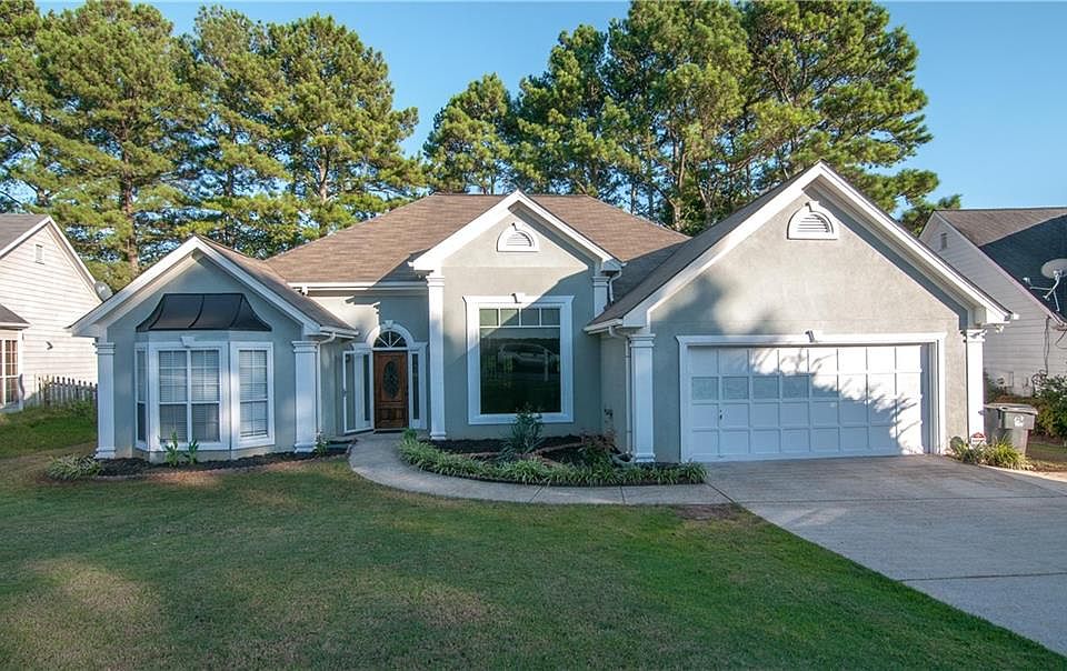 1st image of 640 Claredon Ct