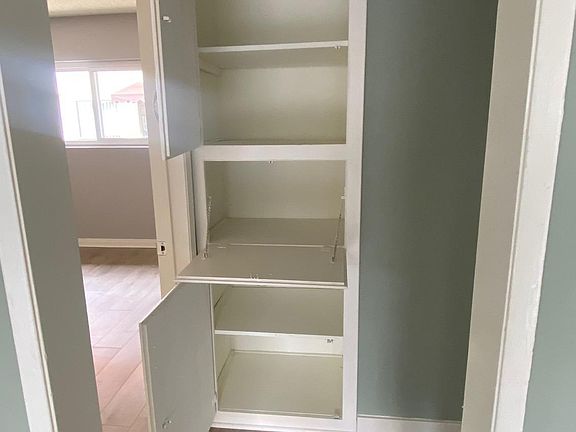 5th image of 454 Riverdale Dr #8