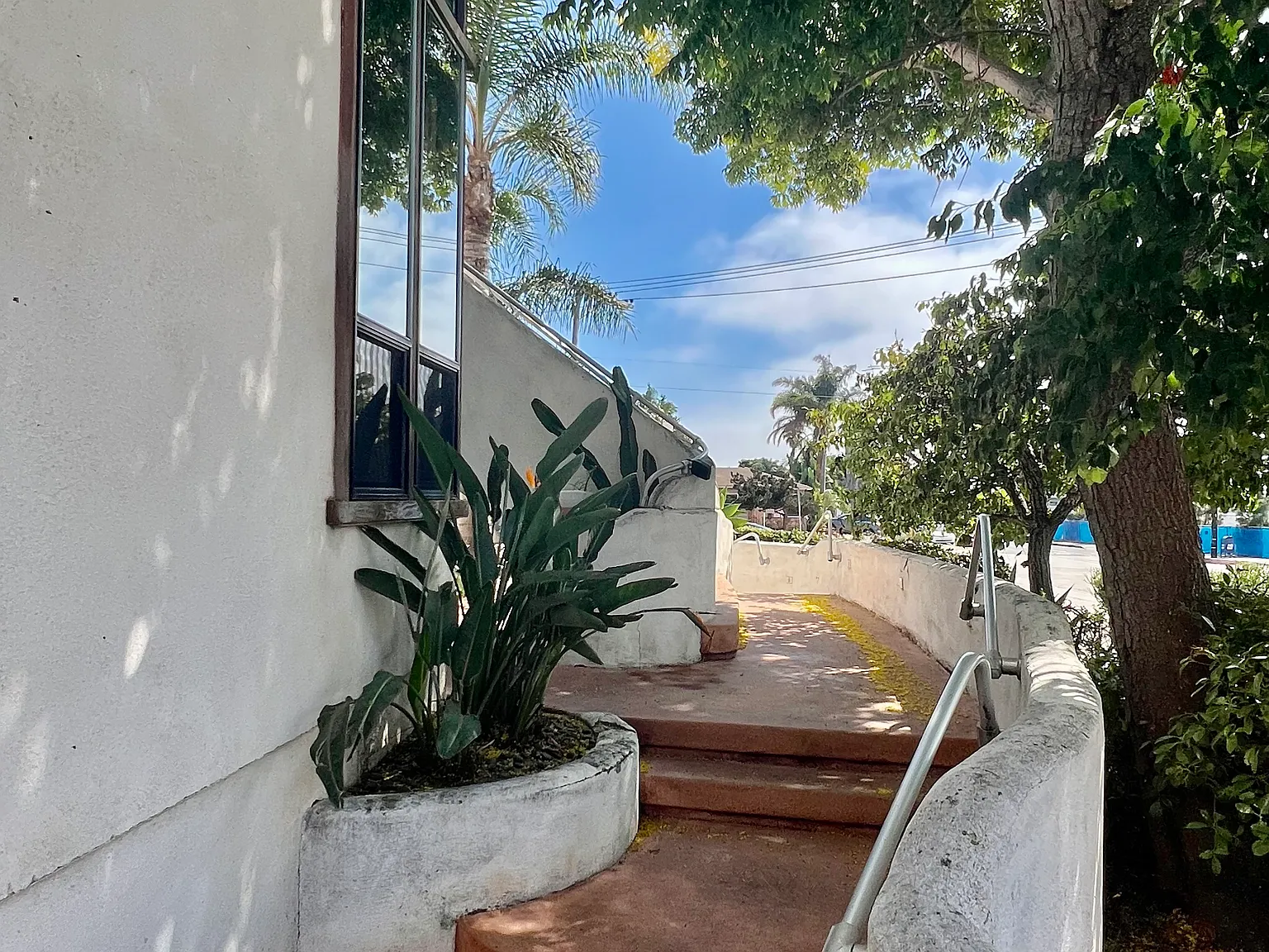 3 bed, 1350 sqft, $5,400 — Photo 3