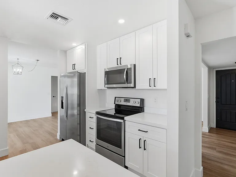 1034 E Hermosa Dr — Photo 7