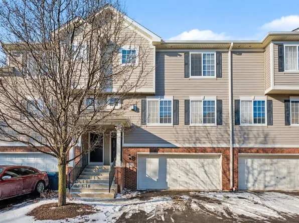 1823 Indian Hill Ln, Aurora, IL 60503