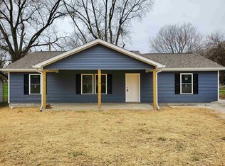 631 S 6th St, Mitchell, IN 47446