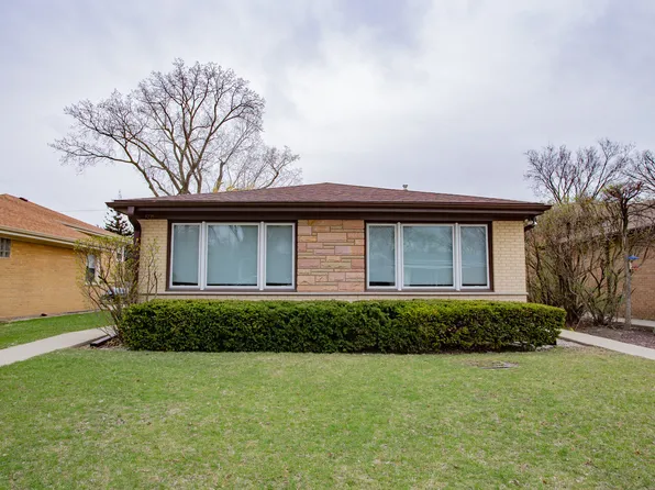 9235 Kildare Ave, Skokie, IL 60076