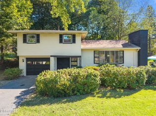 11 Diamond Avenue, Troy, NY 12180