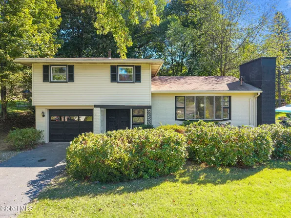 11 Diamond Avenue, Troy, NY 12180