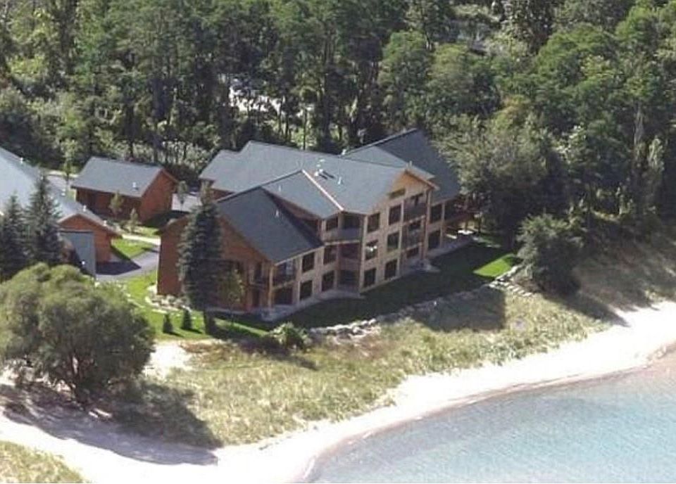 1st image of 9024 N Bayshore Dr #201