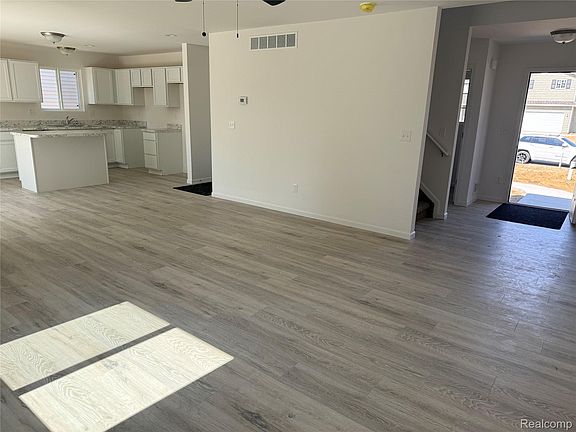 2nd image of 5755 Copper Tree Park